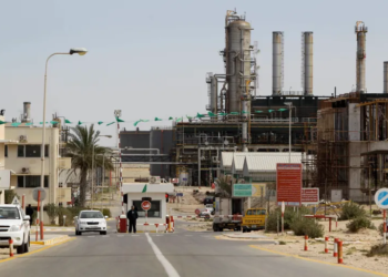 Libya shuts key refinery as clashes erupt near Tripoli