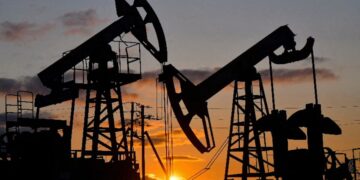 Oil Prices Rise as Trump Signals China Buying, Strait Tensions Linger