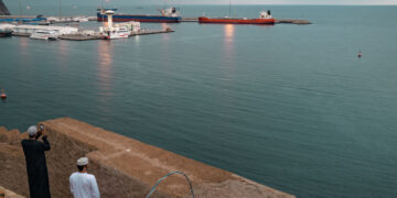 Oil eases as US moves to secure Strait of Hormuz shipping amid ongoing tensions