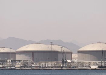 Oil slides six percent as US Iran deal hopes lift supply outlook