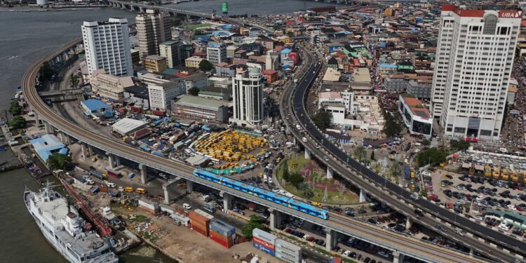 Nigeria growth eases in first quarter despite reform push