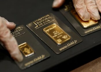 Gold tumbles to two month low as Iran conflict lifts dollar and oil