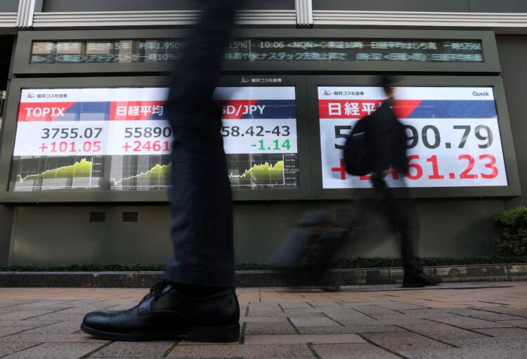 World stocks hit record highs as oil heads for sharp weekly fall