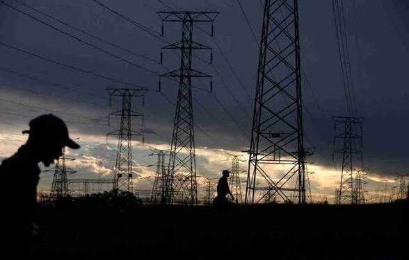 Zimbabwe restores electricity after nationwide blackout linked to transmission fault